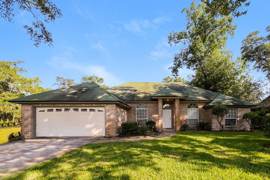 Primary Photo - 12127 Rush Creek Dr N
