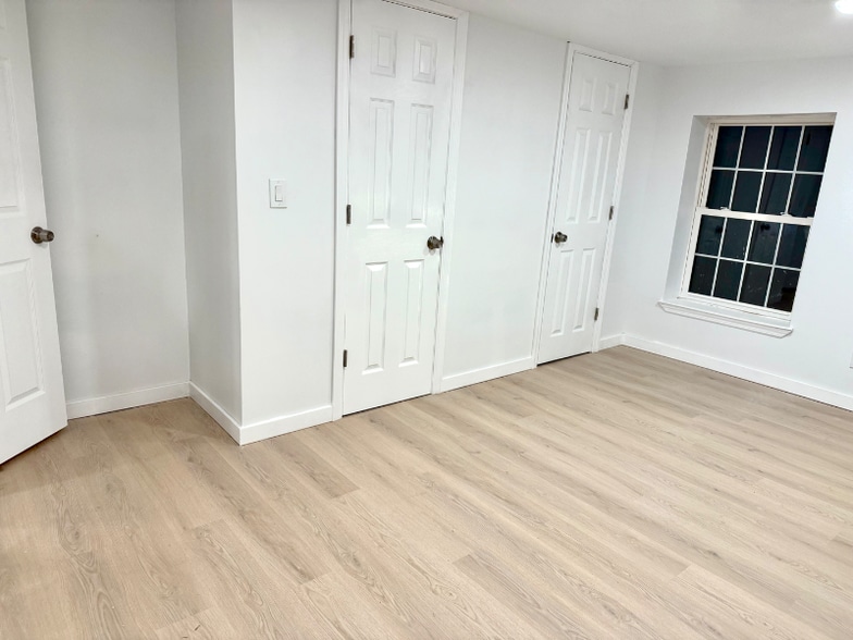 Building Photo - 6 Depot Hill Rd