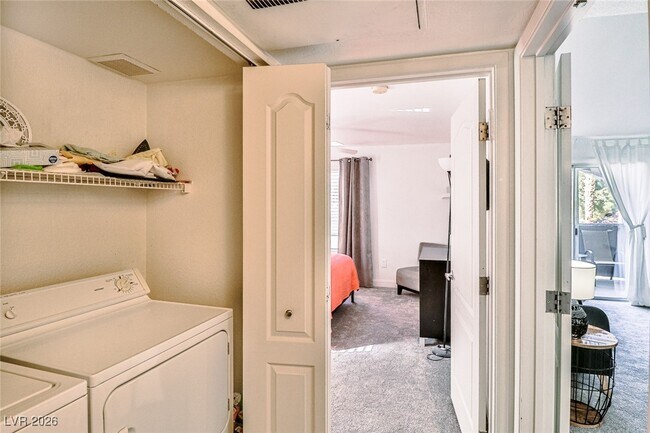 Building Photo - 5055 W Hacienda Ave