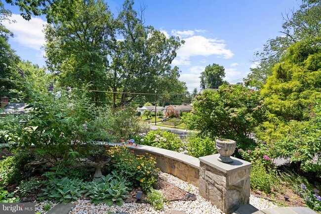 Building Photo - 5201 Brookeway Dr