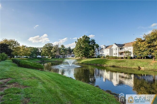 Building Photo - 28 Kensington Dr