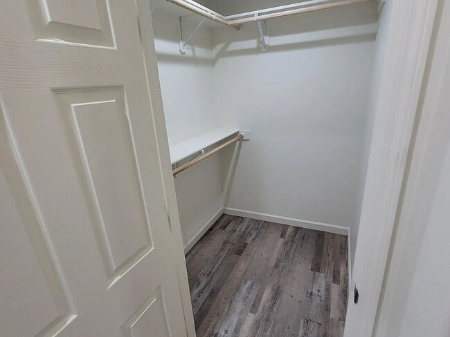 Building Photo - Freshly painted home, LVP flooring, close to schools, park, and shopping. Quiet neighborhood near...