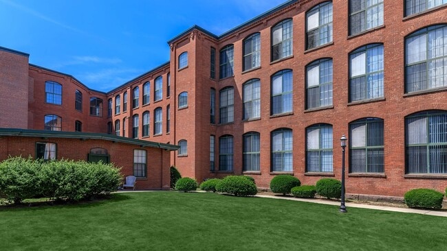 Building Photo - 91 Elm St