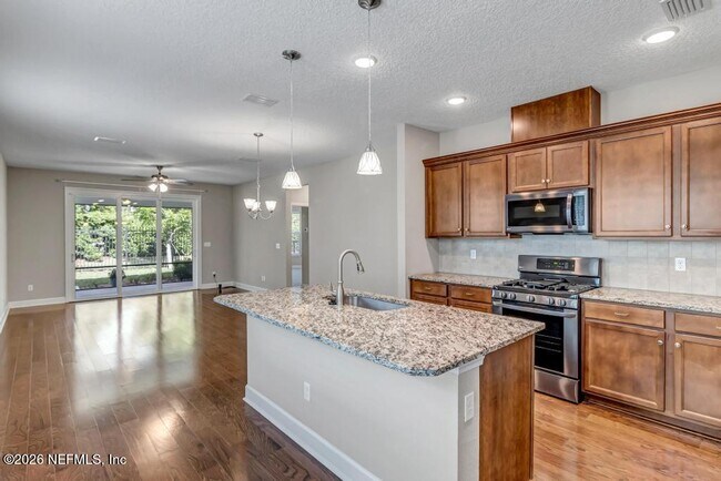 Building Photo - 132 Vista Lake Cir