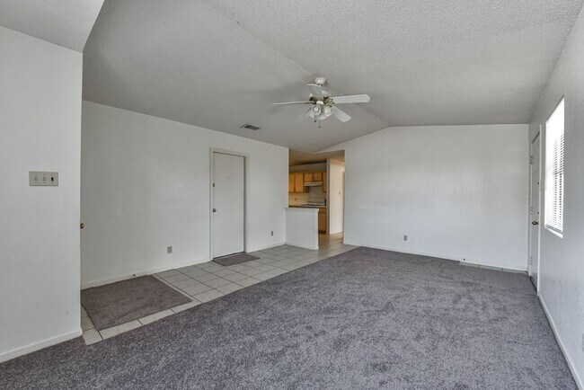 Building Photo - 3708 Hereford Ln