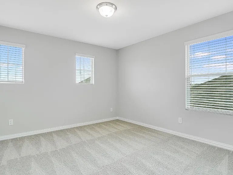 Building Photo - 3416 Kingsview Dr