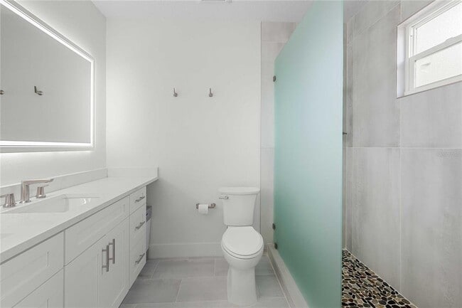 Building Photo - 2203 N Blvd