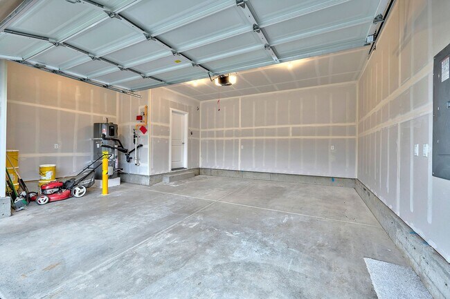 Building Photo - 5 bed 2 bath In Marysville