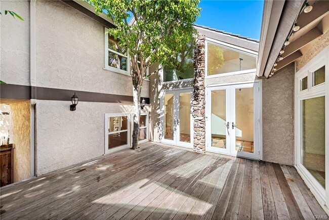 Building Photo - 517 Poppy Avenue, Newport Beach, CA 92625 ...