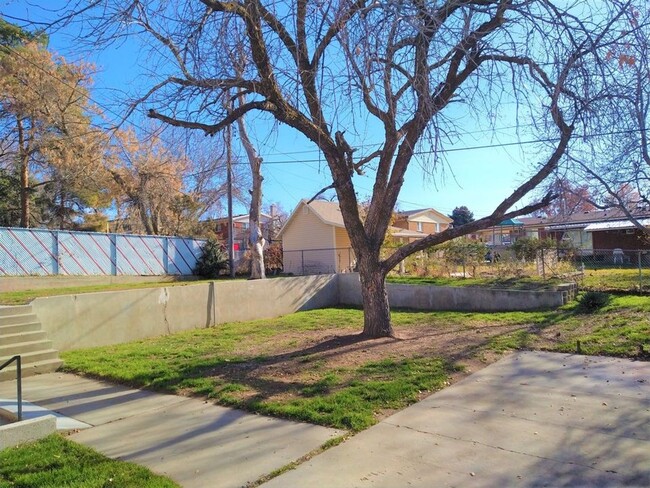 Building Photo - Coming soon!! Fresh & clean large Roy Home...