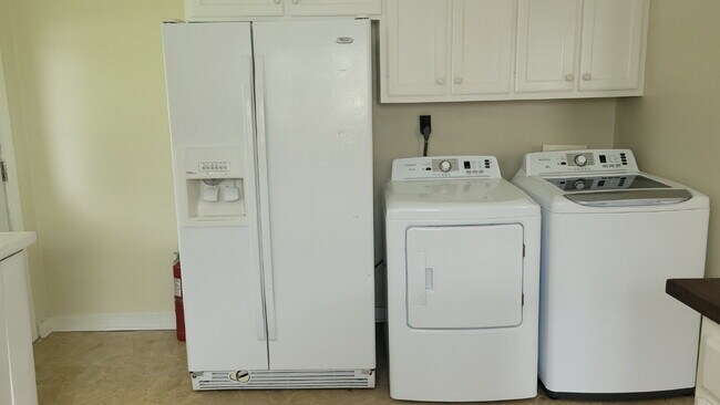 Building Photo - $500 off one month with 18 month lease.  "...
