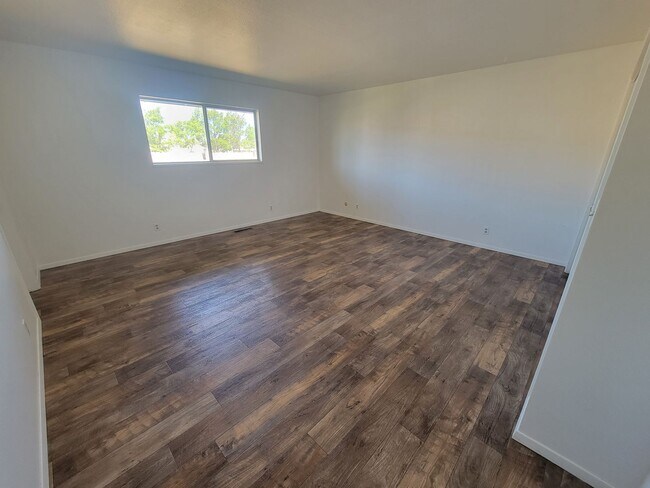 Building Photo - 426 Stanmar Dr