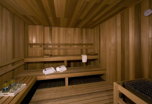 Interior Photo - 4705 Center Boulevard