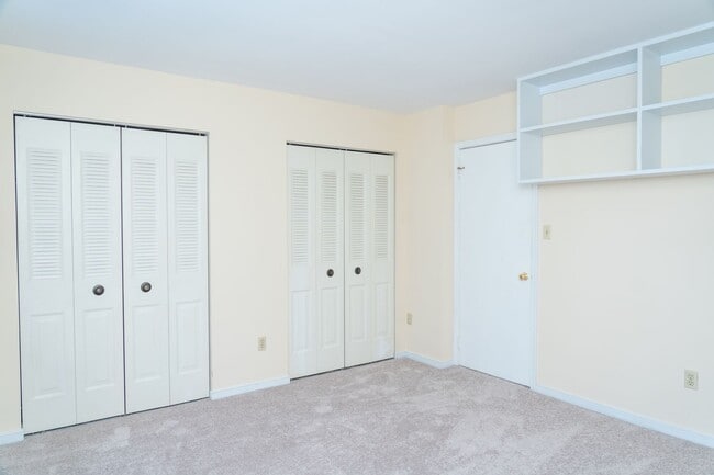 Building Photo - 1054 Cheshire Ct