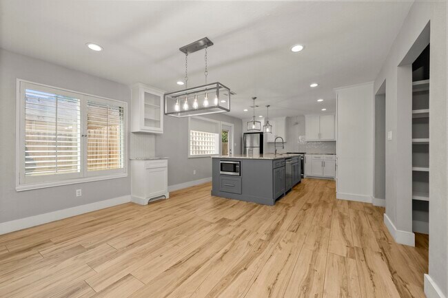 Building Photo - 22722 Braken Carter Ln