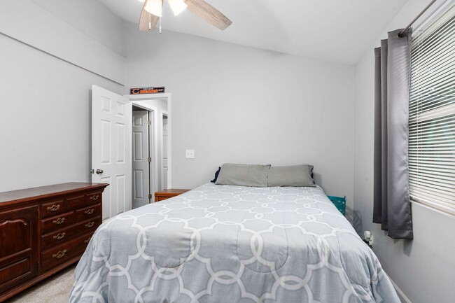 Building Photo - 720 S Velie St