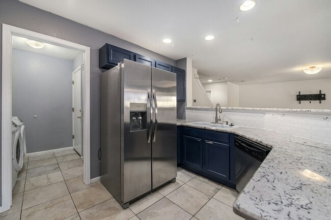 Building Photo - 3950 Celtic Ln