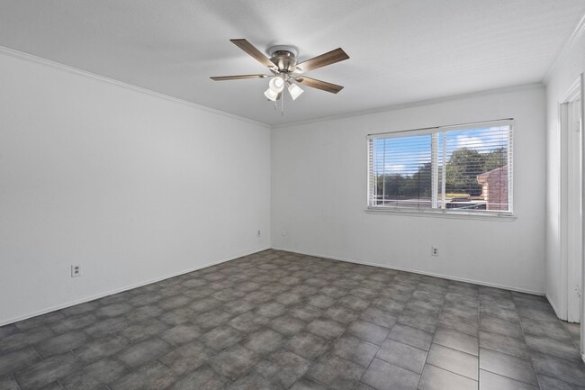 Building Photo - 5801 Lumberdale Rd