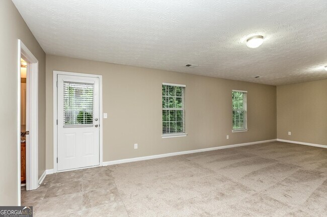 Building Photo - 6415 E Meyer Dr