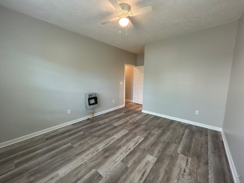 Building Photo - 405 N 16th Ave