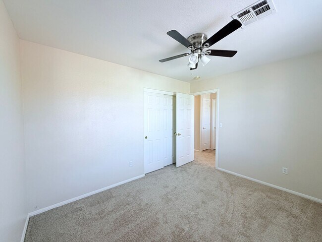 Building Photo - Great Upgraded SFH in Southern Highlands