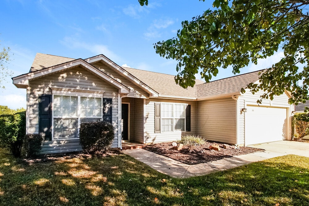 Building Photo - 1528 Moss Creek Dr