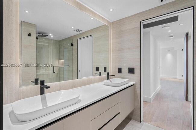 Building Photo - 3610 Yacht Club Dr