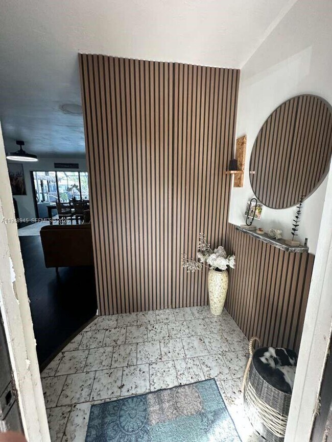 Building Photo - 2827 McKinley St