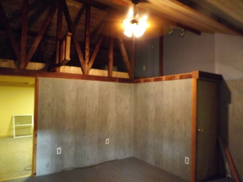 Building Photo - 55 Deer Path Rd