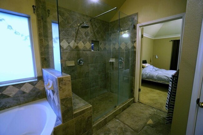 Building Photo - 3224 Burks Ln
