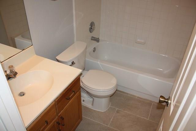 Building Photo - 8104 Hawick Dr