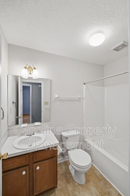 Building Photo - 1607 McFarland Dr