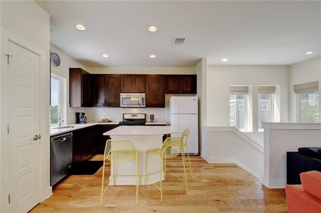 Building Photo - 3000 Pither Ln