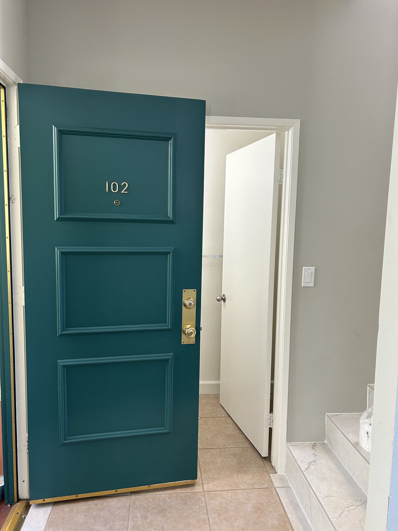 Building Photo - 4435 Coldwater Canyon Ave