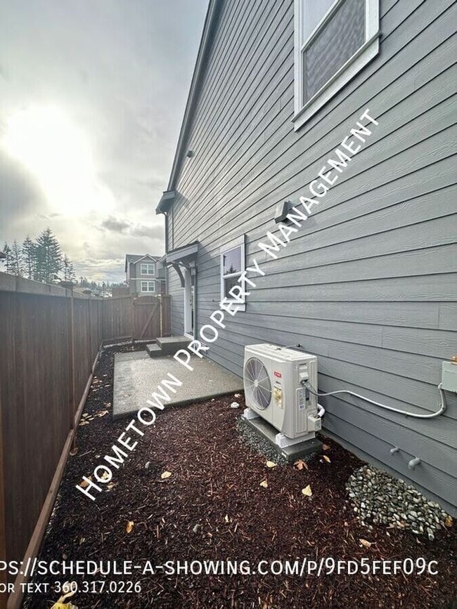 Building Photo - 2403 Trailside Dr NE