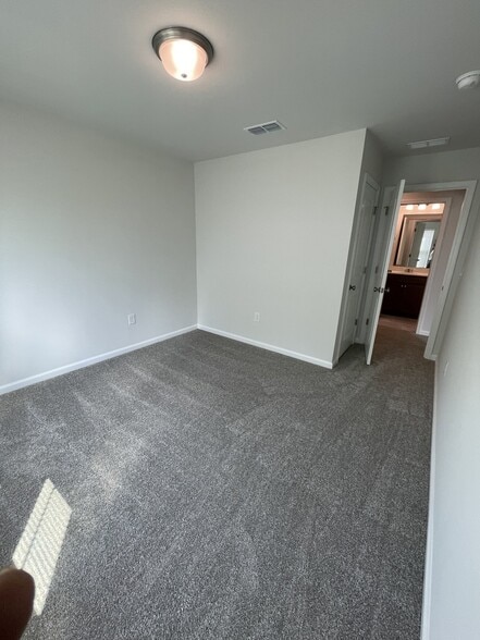 Building Photo - 216 Broomside Ave