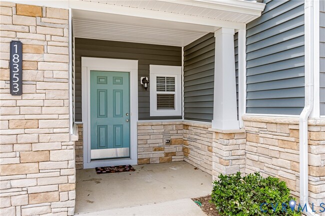 Building Photo - 18353 Palisades Ct