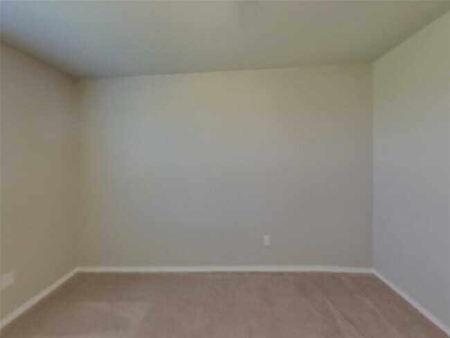 Building Photo - 5200 Saddle Clb Dr