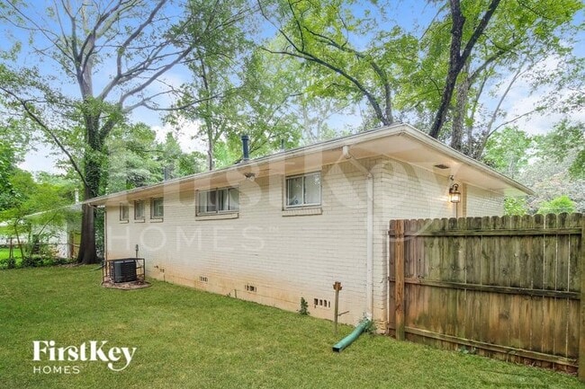 Building Photo - 3758 Aldea Dr
