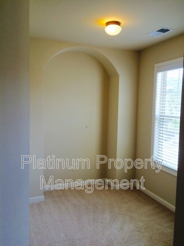 Building Photo - 2635 Runnymede Ct