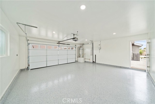 Building Photo - 4581 Suite Dr
