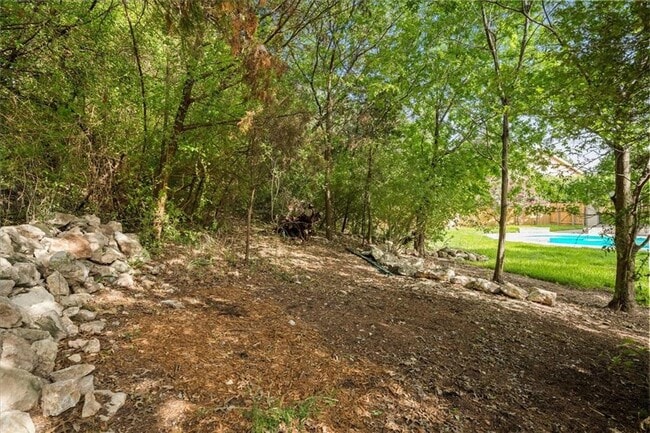Building Photo - 6100 Danwood Dr