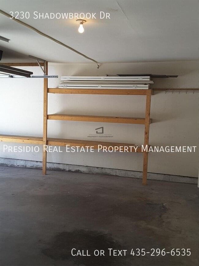 Building Photo - 3230 N Shadowbrook Dr