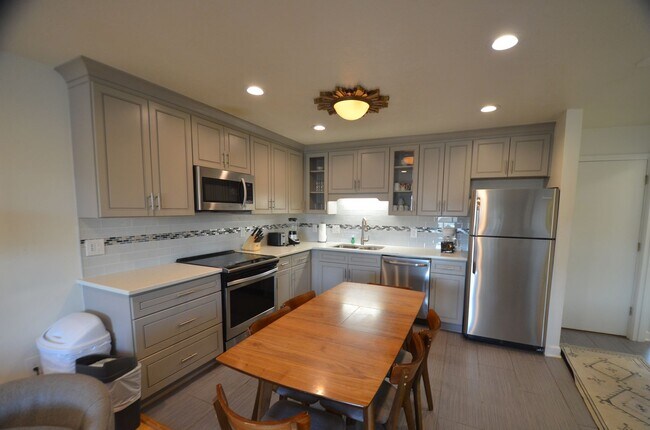 Building Photo - Move in special! Long Term! Furnished! Bus Route! Heat included! Pets negotiable!