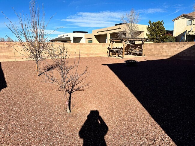 Building Photo - Cabezon Beauty | Large Yard | 2 Living Areas & Upstairs Loft | 1-year Lease |Tours Available!