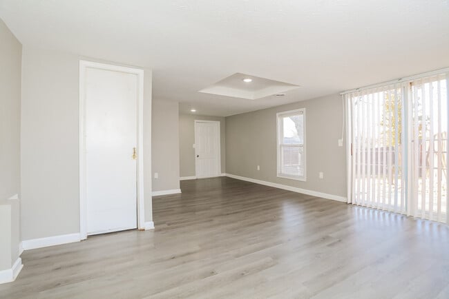 Building Photo - 2415 Lynnfork Ave