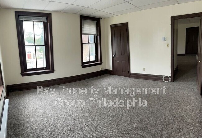 Building Photo - 1 S Main St