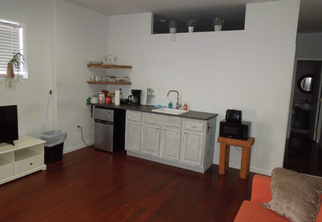 Building Photo - 1801 S 15th St