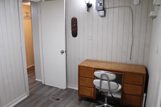 Building Photo - 2011 Miller Rd