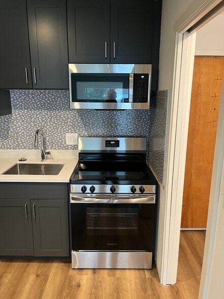 Building Photo - 1418 Rhode Island St